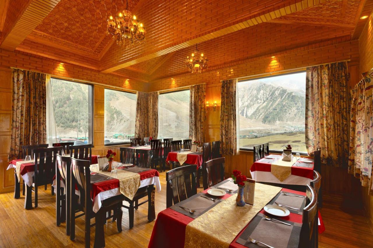 Hotel Village Walk Sonāmarg Eksteriør bilde