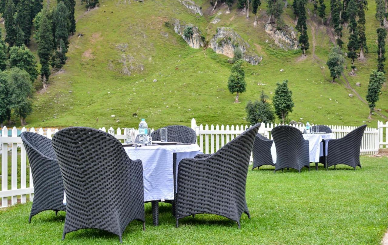 Hotel Village Walk Sonāmarg Eksteriør bilde
